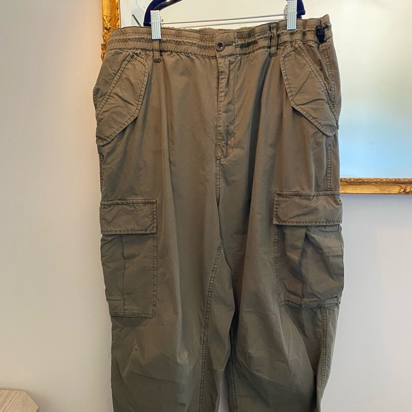 Woman’s Lucky Brand Olive Cargo Pants - Picture 1 of 4